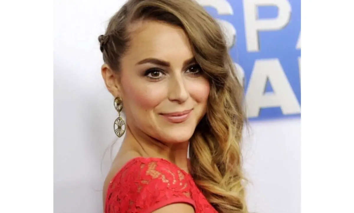 Alexa PenaVega Unveiling Her Ethnicity, Wikipedia, Children, Maiden