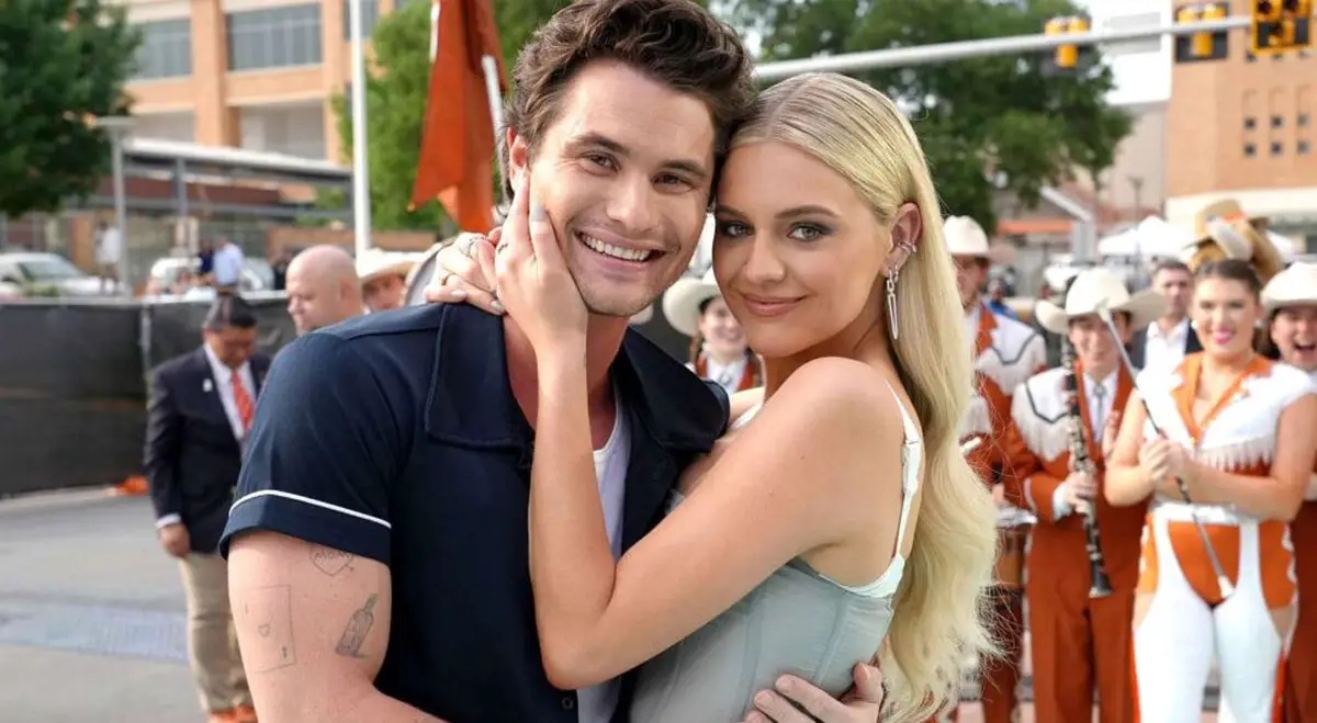 Kelsea Ballerini and Chase Stokes