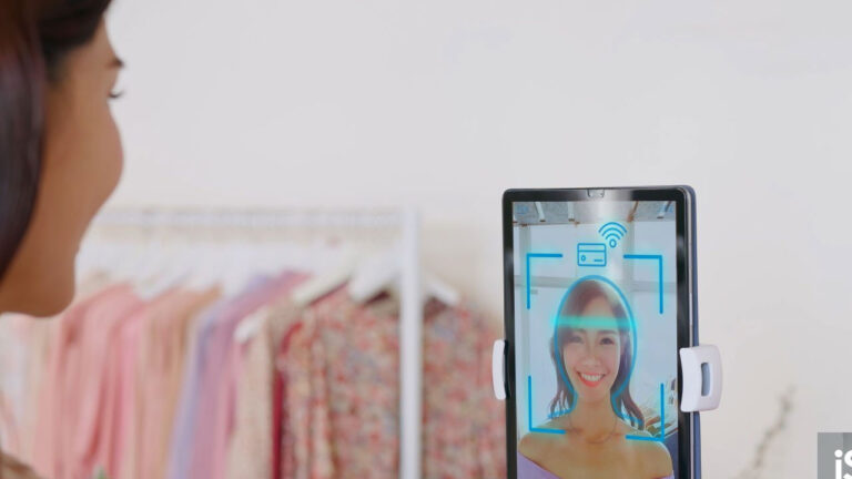 10 Ways AI Revolutionizes Online Fashion Shopping by 2024