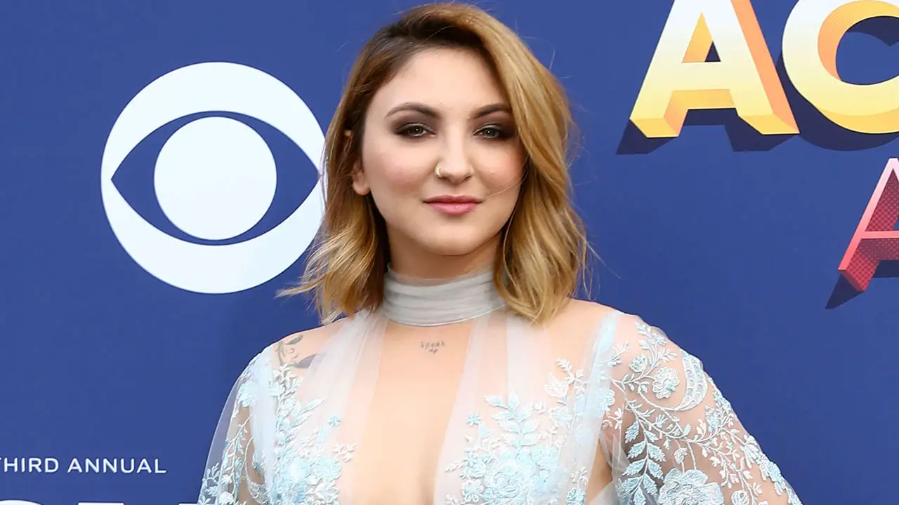 Julia Michaels