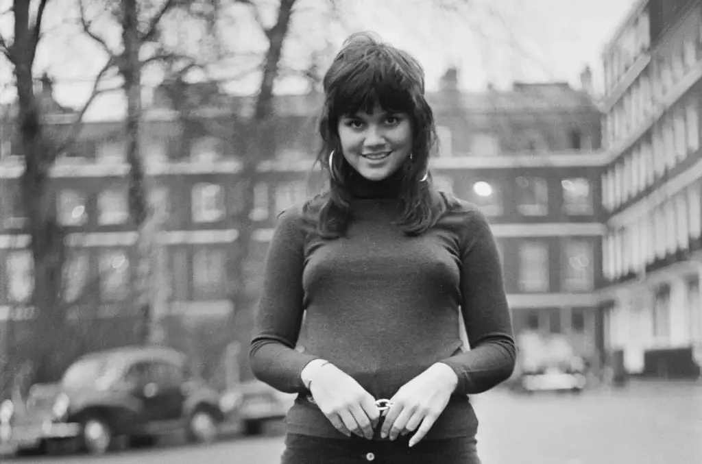 Linda Ronstadt Ethnicity, Wikipedia, Wiki, Height, Parents, Net Worth, Nationality, Biopic, Net Worth, Wife, Career