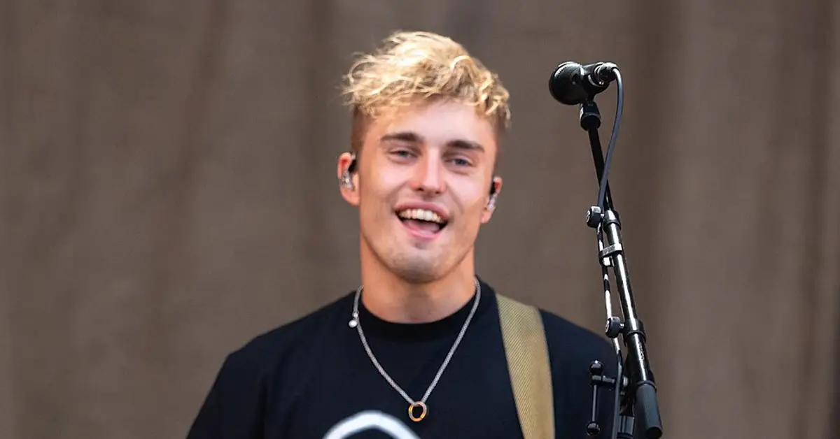 Sam Fender Wiki, Bio, Ethnicity, Wikipedia, Dad, Relationship, Born, Partner, Illness