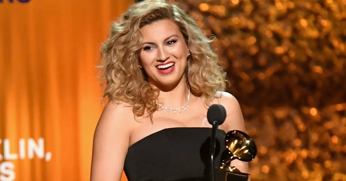 Tori Kelly Ethnicity, Wikipedia, Wiki, Health Condition, Net Worth, Pregnant, Career, Parents