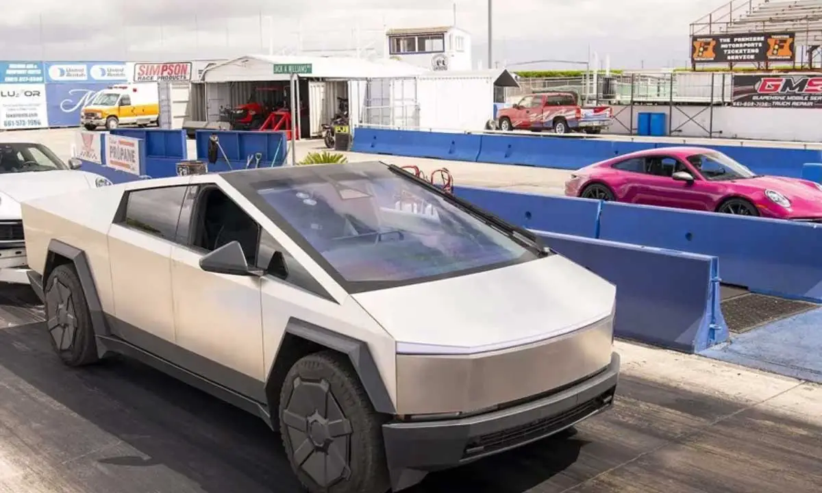 Tesla’s Cybertruck Stalls