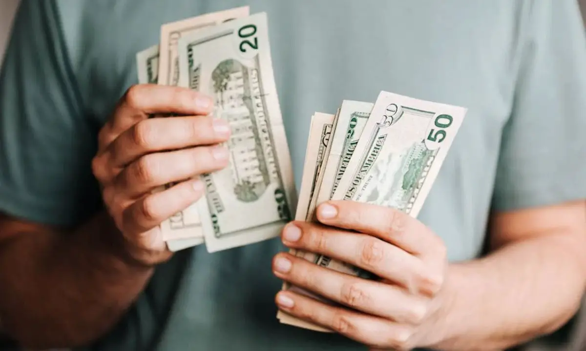 Better Finance Management with Tech: Simple Tips That Help
