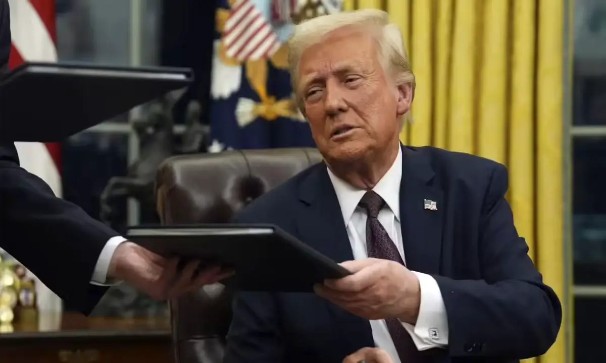 Trump Plans Executive Orders to Boost US AI Dominance