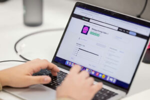 Trustpilot Expands AI Partnerships as Search Traffic Declines