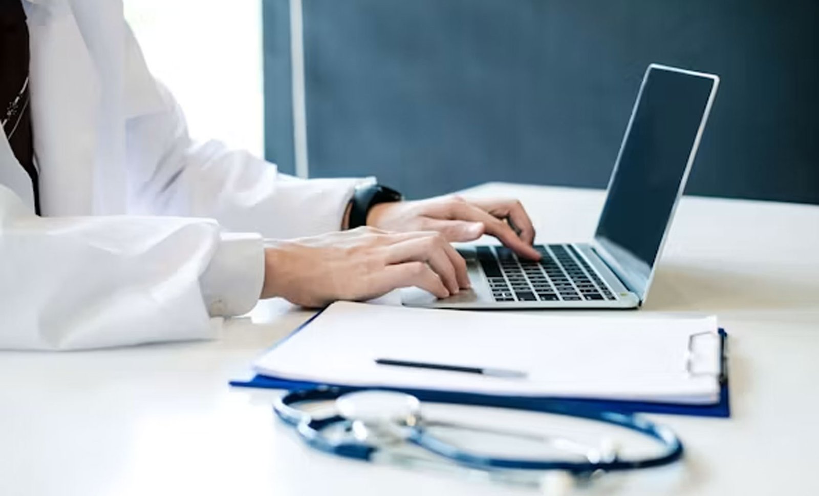Google Tests AMIE AI for Clinical Video Consultations - Aitechtonic